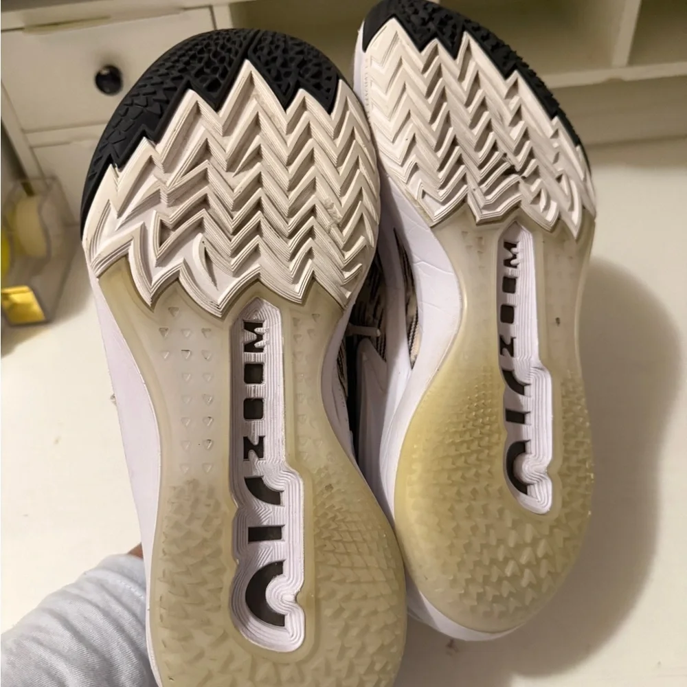 Nike FJ8915-100 Air Zoom GT Cut 2 White Running Sneaker Shoes Men size 11